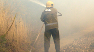 Фронтът на пожара около село Брягово е 7-8 км