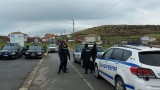 Издирват тежко въоръжен мъж, стрелял по съсед в Хасковско