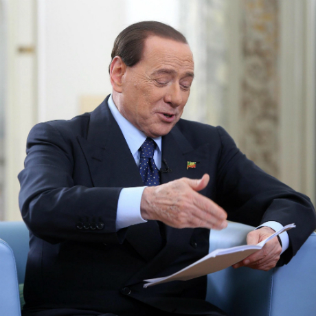 Берлускони тропна по масата: Искам Шампионска лига 