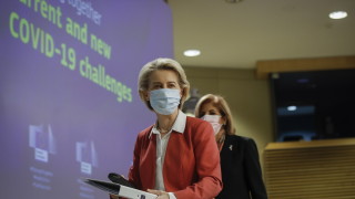 Критики срещу ЕК заради съобщения между Урсула фон дер Лайен и шефа на Pfizer