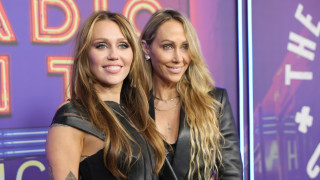 През последните няколко години около семейството на Майли Сайръс се носят