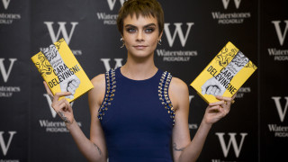 Кара Делевин написа книга