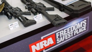 Националната оръжейна асоциация NRA на САЩ призова Бюрото за алкохол