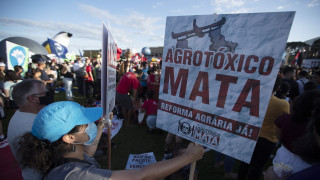 Хиляди бразилци се събраха пред сградата на Конгреса в Бразилия