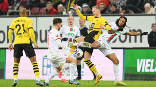 Аугсбург и Борусия Дортмунд завършиха 1 1 в двубой от 15 ия