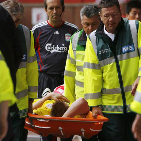 Рийзе и Карагър ще отсъстват от терените близо месец