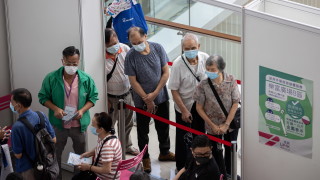 Китай е ваксинирал напълно над 1 млрд души срещу COVID 19