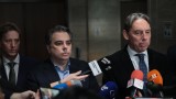 Асен Василев за заплатите на младите лекари: Пет месеца управляващите се крият по храстите