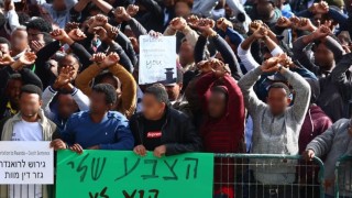 В Израел вкарват в затвора имигранти, отказали депортация