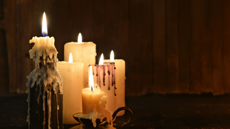 Нова треска: Жителите на тази европейска държава се презапасяват със свещи