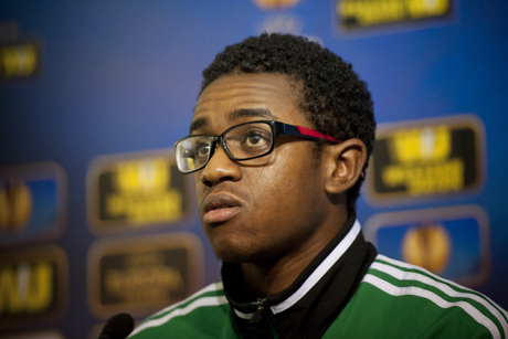 Испанците се захващат с двама