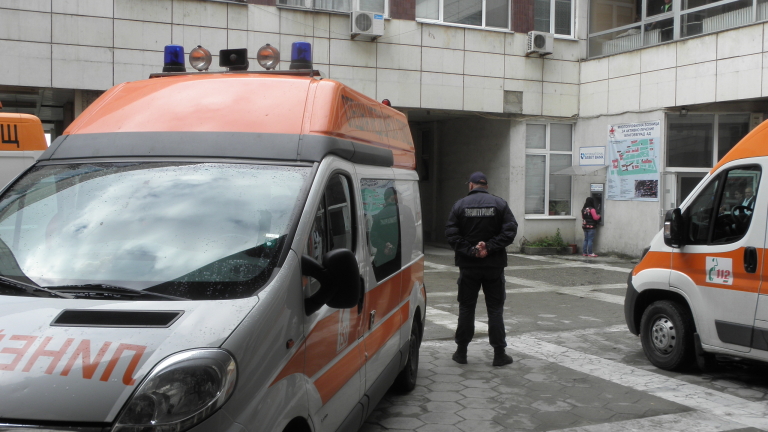 18-годишен арестант е избягал болницата в Благоевград, пише Нова. Към