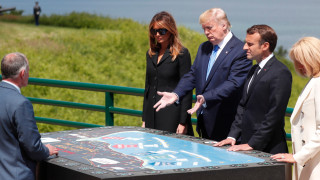 По време на пътуването си до Обединеното кралство където участва