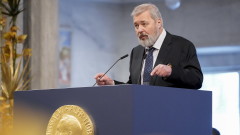 Главният редактор на "Новая газета" пуска на търг Нобела си