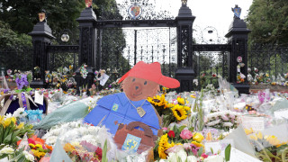 След смъртта на кралица Елизабет на 8 септември във Великобритания