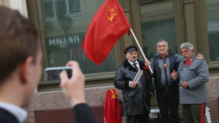 Депутат предлага връщане на съветския флаг като държавно знаме на Русия