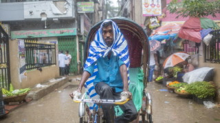Най малко 18 души загинаха при големи наводнения опустошили Североизточна Индия