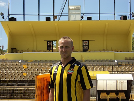 Футболист е татко на първото бебе в Пловдив за 2013-а
