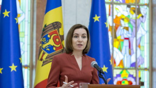 Президентът на Молдова Мая Санду приветства началото на официалните преговори