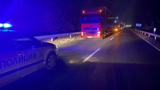 Тежка катастрофа на Подбалканския път предизвика километрично задръстване съобщава Нова