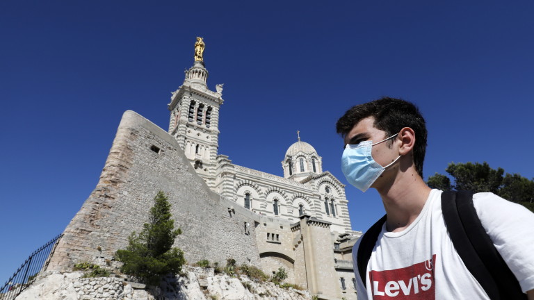 Франция с 8 550 нови случая на коронавирус 