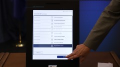 ЦИК демонстрира как се гласува с машина с онлайн симулатор