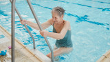  Пеги Конзак - 102-годишната инструктурка по плуване, която отхвърля да се пенсионира 