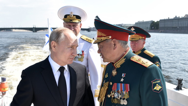 Военно-политическата обстановка по западните граници на Русия оставала напрегната