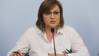 Във връзка с на петчленния състав на Върховния административен съд