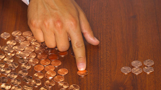 В Бюджет 2008 вдигат акцизите на цигарите и петролните горива