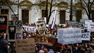 Хиляди словаци отново излязоха на антиправителствен протест