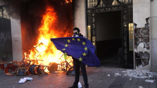 Германия обяви публичното изгаряне на флага на ЕС или на