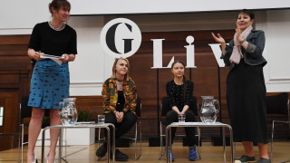 Активисти на движението Extinction Rebellion Протест срещу измирането превзеха няколко