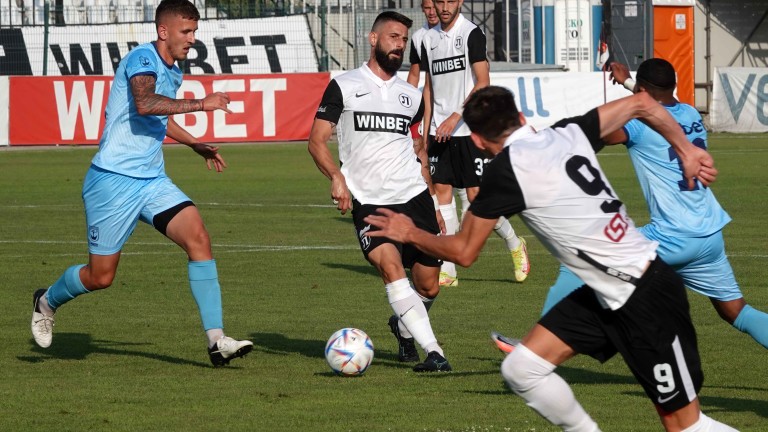 Локомотив (Пловдив) победи втородивизионния Созопол с 4:0 в последната си
