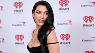 След като през миналата година се раздели с Ануар Хадид