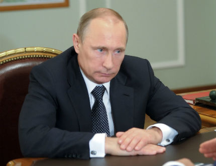 Путин подписа закон срещу "нежелателните" направителствени организации 