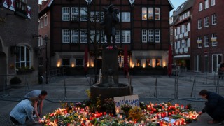 Мъжът който се вряза с управляван от него ван в