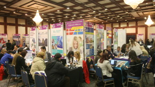 Между 15 20 от завършващите всяка година кандидатстват в чуждестранни университети