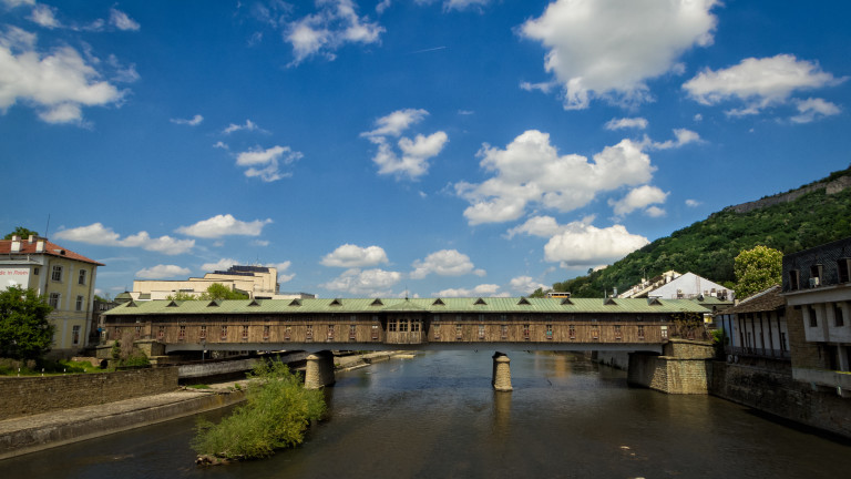Студентка от Оксфортски университет включи Покрития мост в Ловеч в своя курсова работа