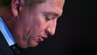 Правителството на Австралия изгуби мнозинството си след като вицепремиерът и