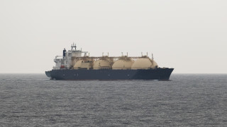 Най малко още шест петролни танкера се отклониха от южната част