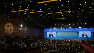 Президентът на Китай Си Дзинпин се опита да успокои притеснените