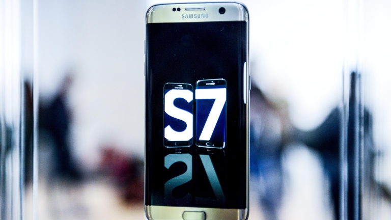 Galaxy S7 даде надежда на Samsung. Компанията очаква скок в печалбата