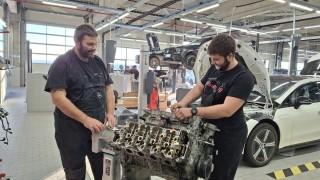 Ремонтът и поддръжката на автомобили изглеждат като рутинна дейност оставяш