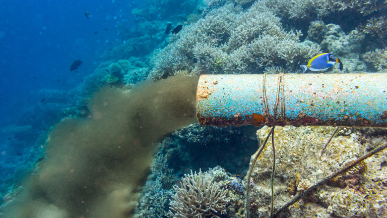 Отходни води замърсяват морето край Ахтопол