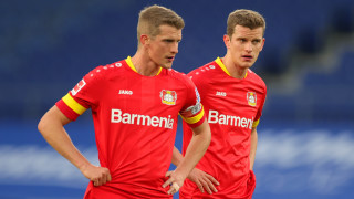 Германските футбилисти Ларс и Свен Бендер ще прекратят професионалните си