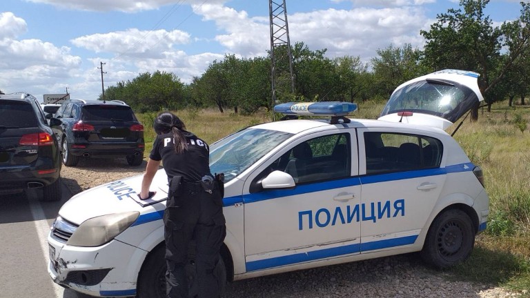 Арестуваха 12 души в градовете Девня и Суворово, двама от