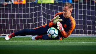 Вратарят на Барселона Марк Андре тер Стеген е изправен пред вариант