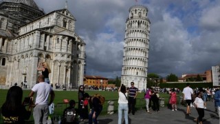 Наклонът на 57 метровата кула в Пиза е намалял съобщава Би