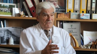 Новият щам на коронавируса Омикрон върви към стихване в глобален